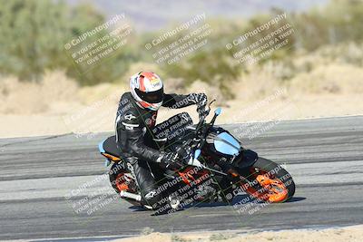 media/Dec-01-2025-Moto Forza (Mon) [[2daa91e15f]]/3-Beginner Group/Session 4 Turn 9/